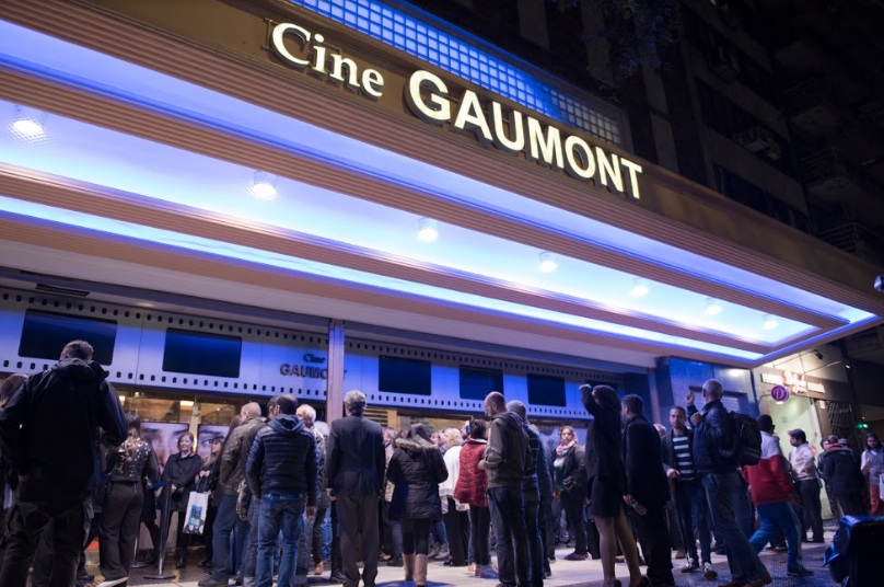Foto del frente del cine Gaumont